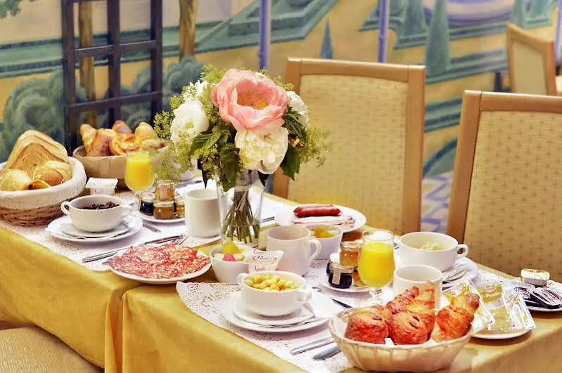 Hotel Unic Renoir Saint Germain 3*